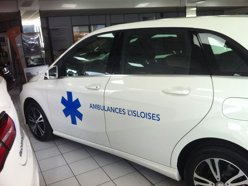 Marquage pour ambulance par mapubauto.com