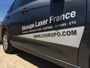 Découpe de lettres adhésives par mapubauto.com